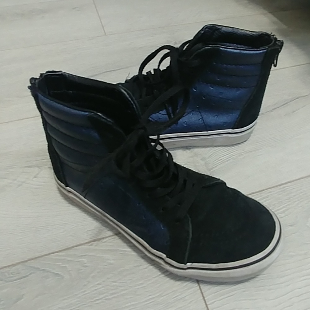 VANS sneakers Size 2.5 Girls